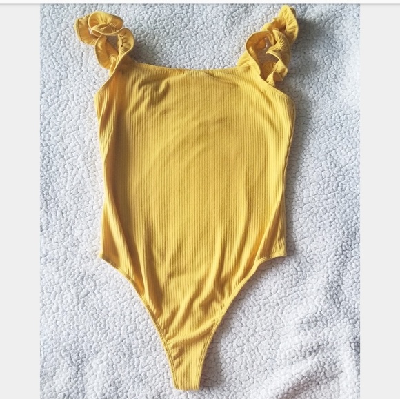 Tops - Yellow ribbed bodysuit